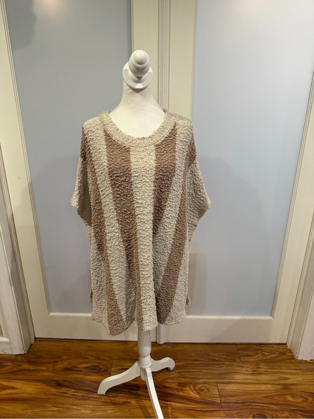 ANDREE BY UNIT Striped Bouclé Tunic in Cream & Tan